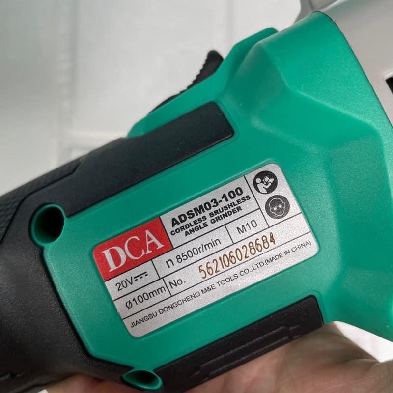 MÁY MÀI GÓC KHÔNG CHỔI THAN DÙNG PIN 20V/4AH*2 DCA ADSM03-100EM - HÀNG CHÍNH HÃNG
