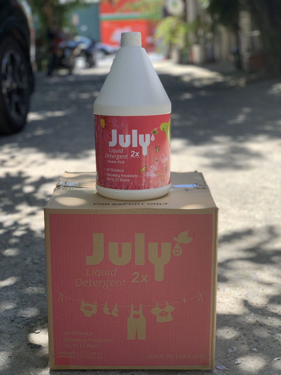 Combo 01 can nước giặt xả Thái Lan July 2X 3,5L + 01 hộp sáp thơm khử mùi Scent & Care Gel 180g