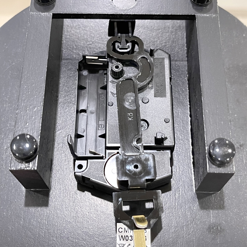 Đồng hồ Rhythm CMP528NR18 Kt 18.1 x 28.0 x 5.3cm, 450g. vỏ nhôm. Dùng Pin.