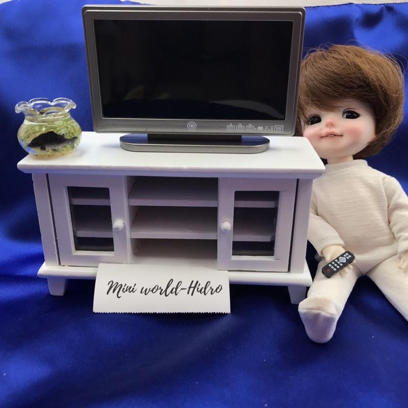 Mô hình kệ để ti vi bằng gỗ dùng cho trang tí nhà búp bê Barbie, BJD 1/8 mini tí hon miniature. Tủ gỗ để tv cho búp bê.