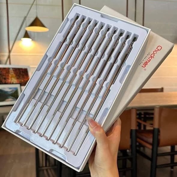 Hộp 10 đôi đũa vân đầu đũa Chockmen CKM59 hàng chính hãng