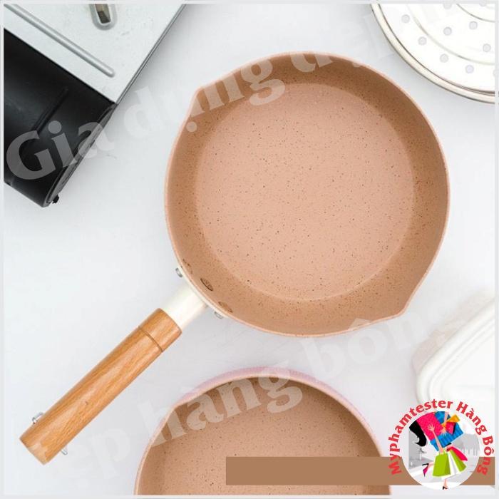 Chảo, Nồi Sâu Lòng Chống Dính 18cm Chiên Xào Nấu Quánh Sâu Lòng Tay Cầm Gỗ Màu Pastel Tiện Lợi