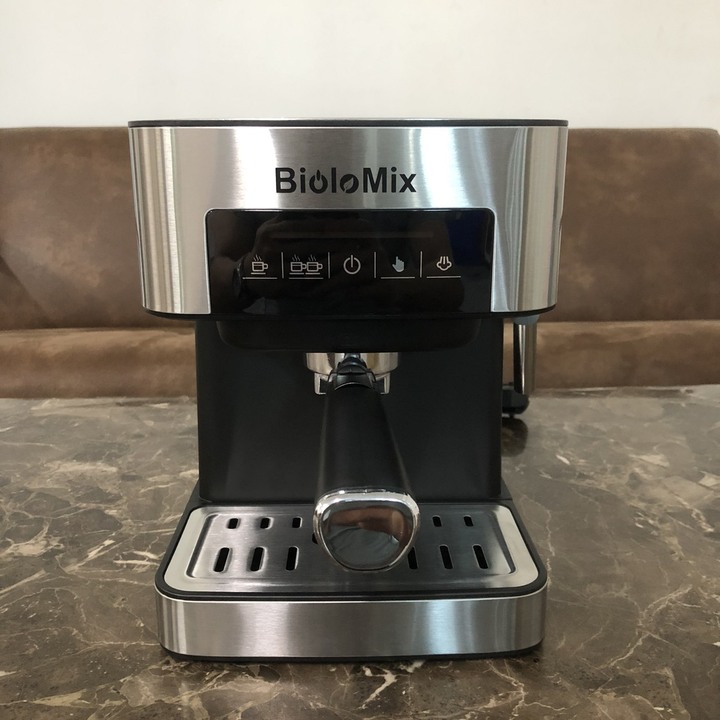 Máy pha cà phê Espresso BioloMix CM6863 công suất 850W tích hợp hệ thống điều chỉnh bọt sữa thông minh - Hàng Nhập Khẩu