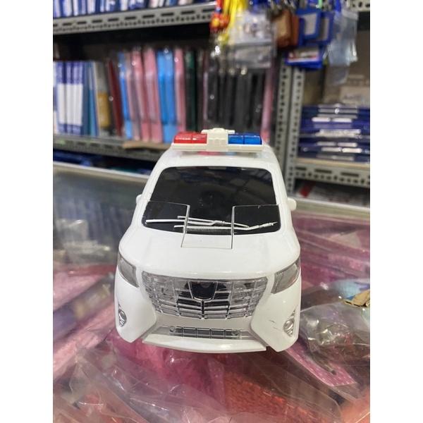 Ô tô cứu thương biến hình thành transformer robot