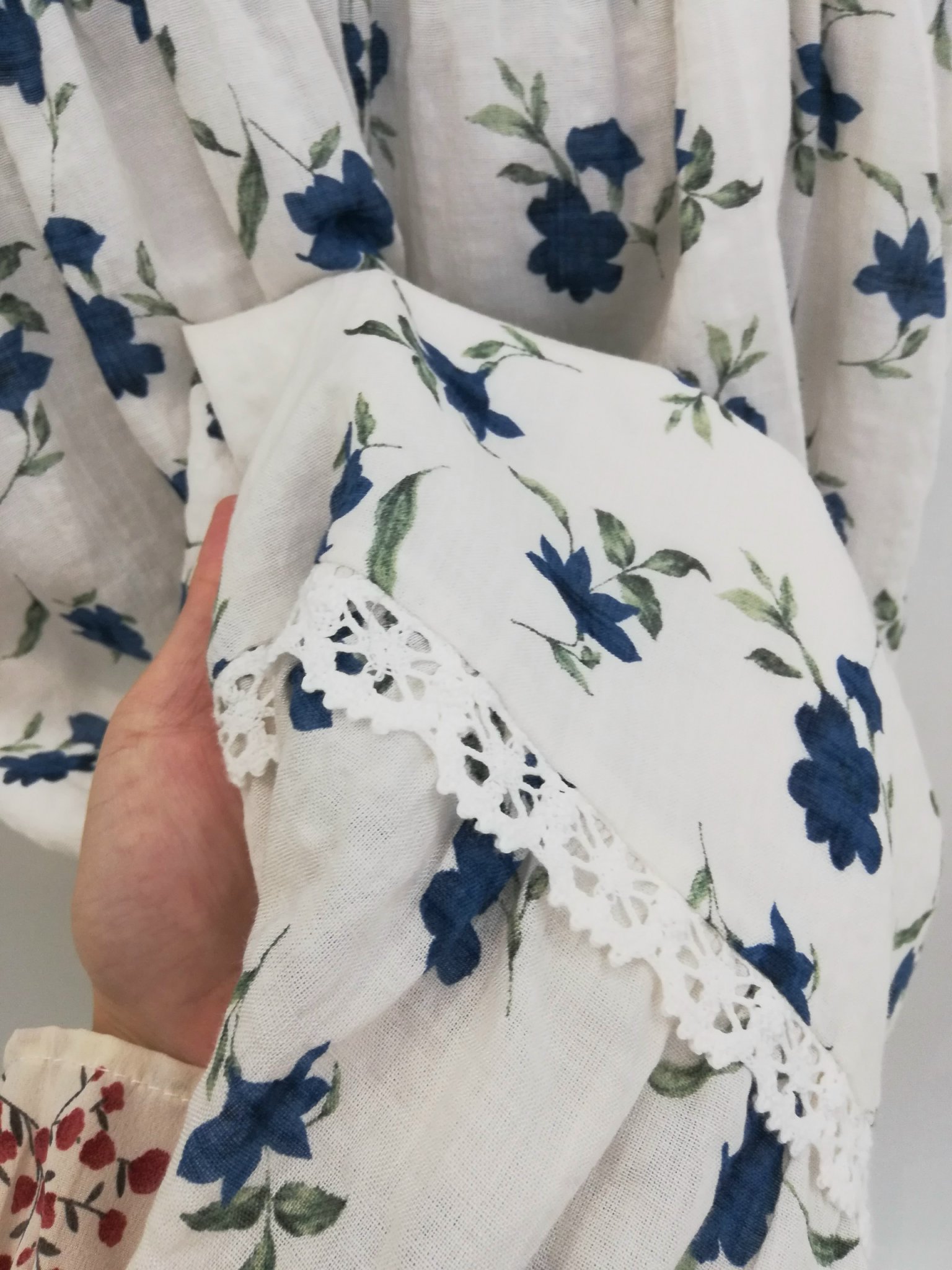 Đầm nữ họa tiết hoa phong cách Hàn Quốc
