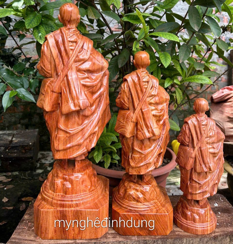 Tượng thầy thích minh tuệ bằng gỗ hương đá kt cao 50cm