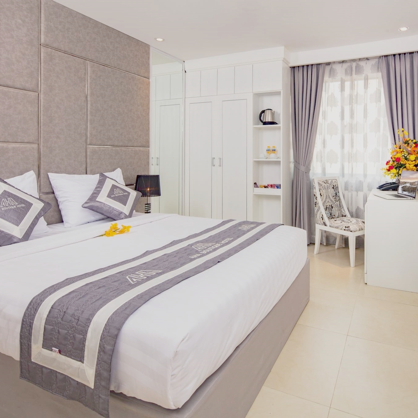 AHA Boutique Hotel 3* Sài Gòn - Bữa Sáng, Hồ Bơi, Ngay Trung Tâm Quận 1, Phố Đi Bộ Bùi Viện Sôi Động