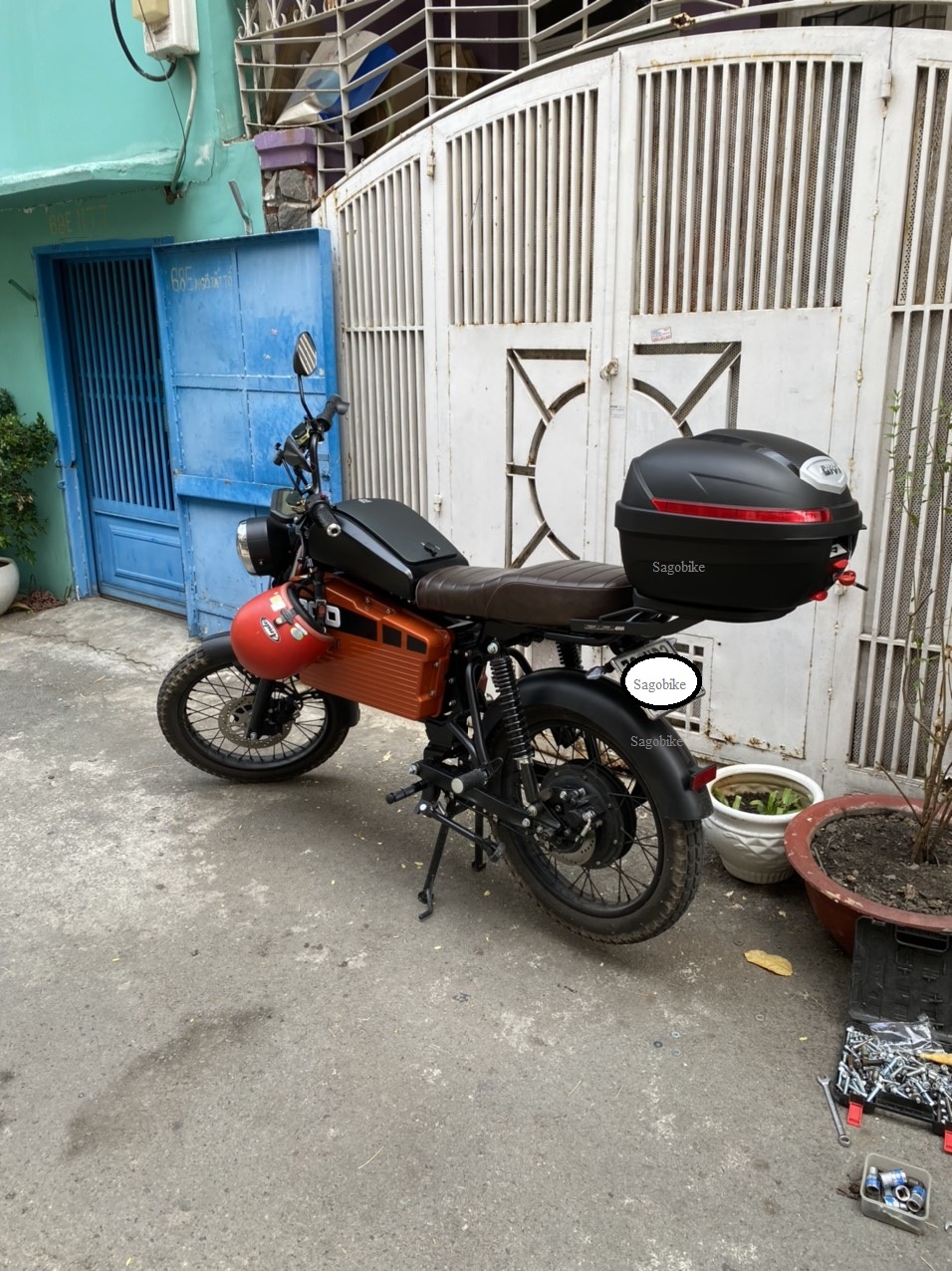 Thùng xe Datbike Weaver 200, thùng Givi B270N và baga theo xe