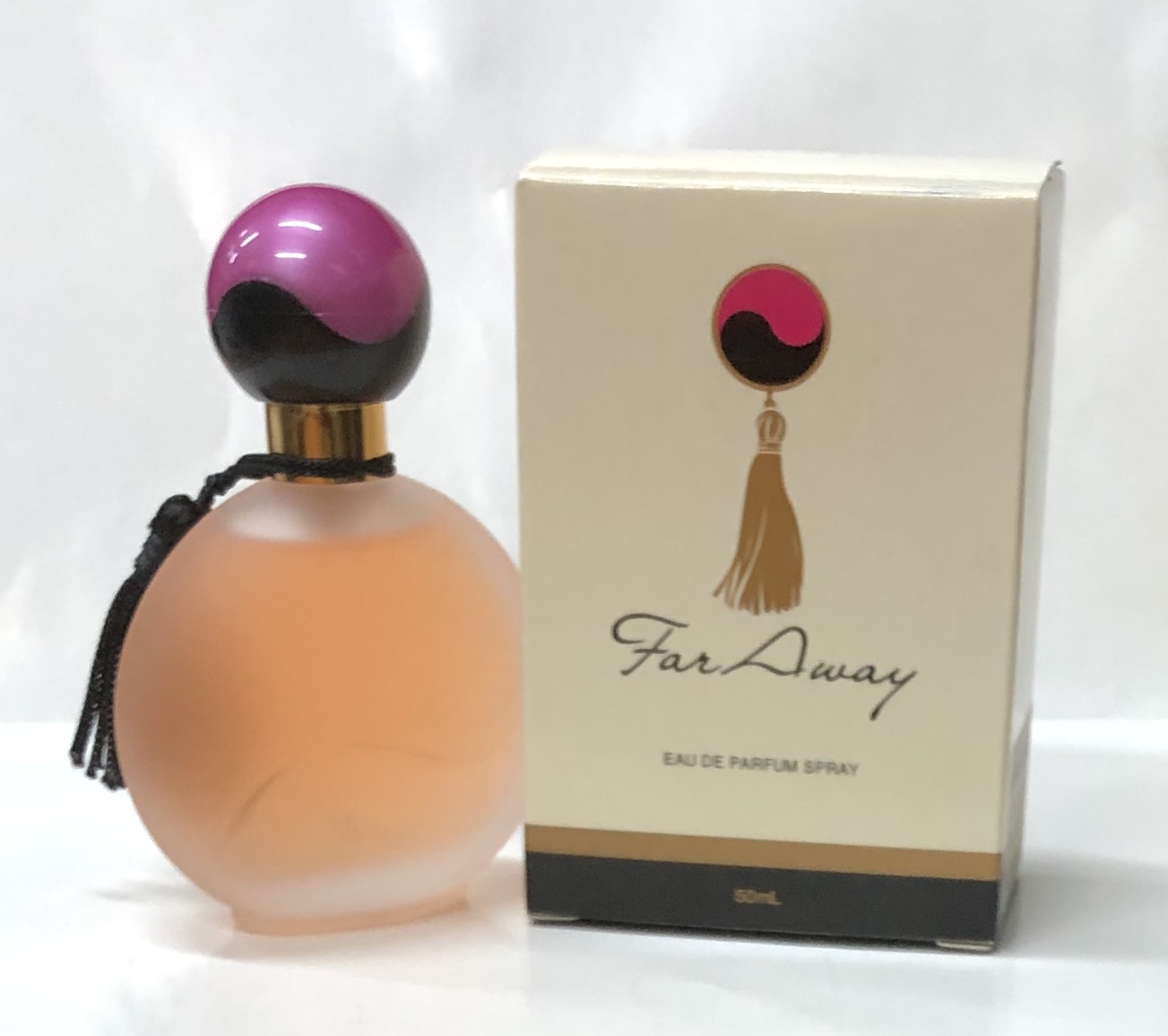 combo 2 chai NƯỚC HOA NỮ avon FAR AWAY 50ML-VÀNG ( BAO BÌ VÀ NƯỚC BÊN TRONG CÓ THỂ THAY ĐỔI TÙY ĐỢT SẢN XUẤT- KHÔNG XUẤT HÓA ĐƠN ĐỎ )