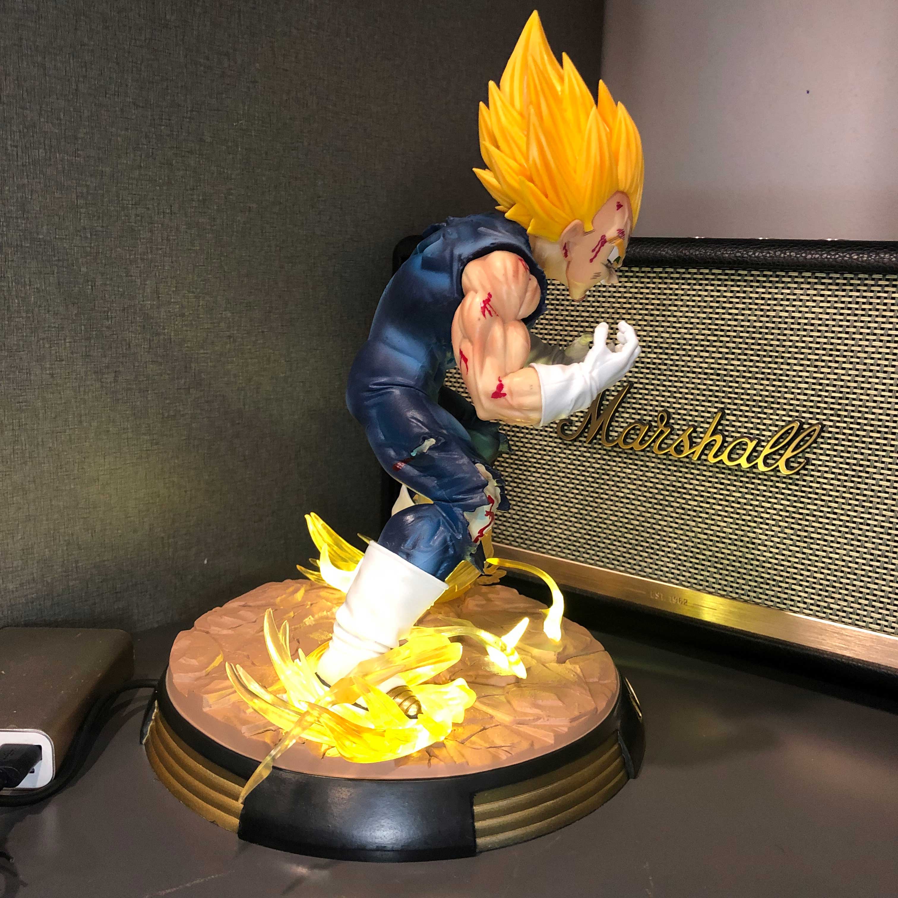 Mô hình Vegeta nổi giận mẫu mới 28 cm (có LED) - Dragon Ball