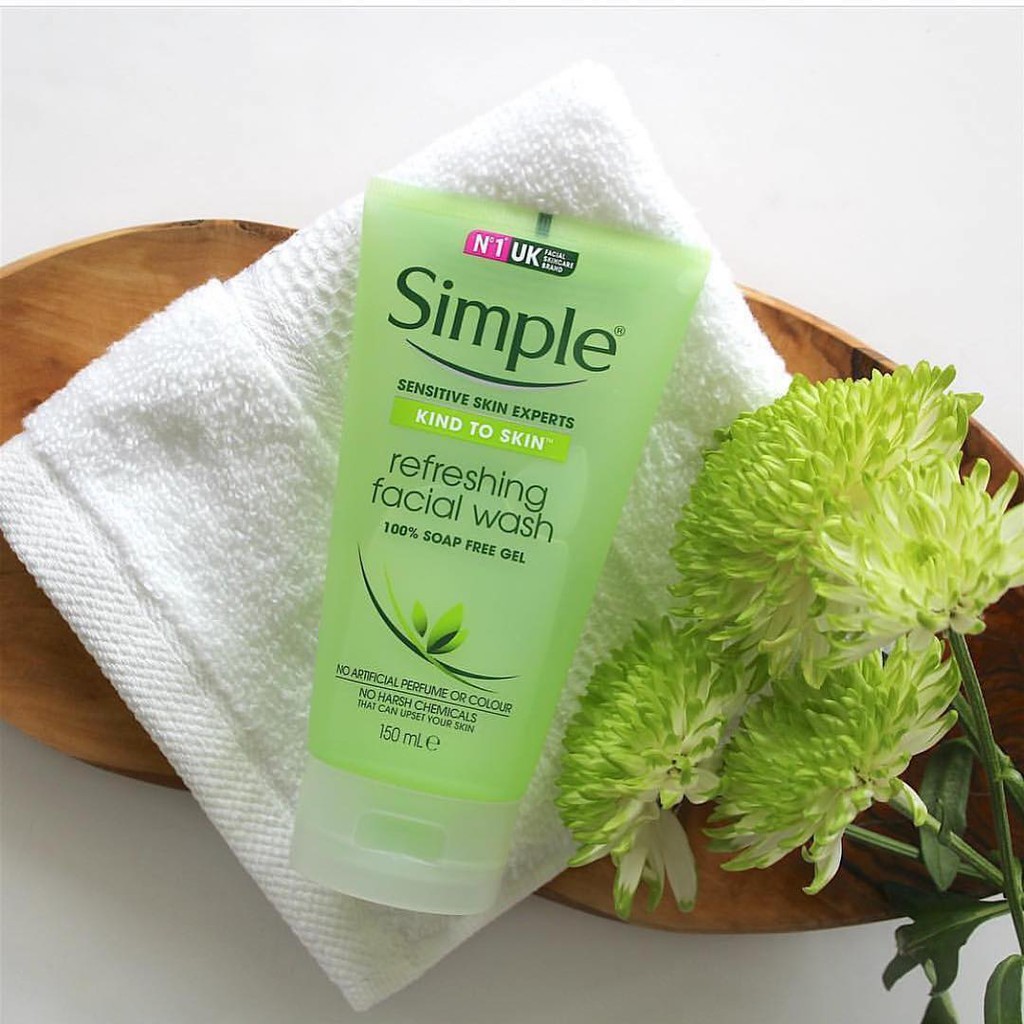 Simple Kind To Skin Refreshing Facial Wash - Sữa Rửa Mặt Dịu Nhẹ Cho Da Nhạy Cảm