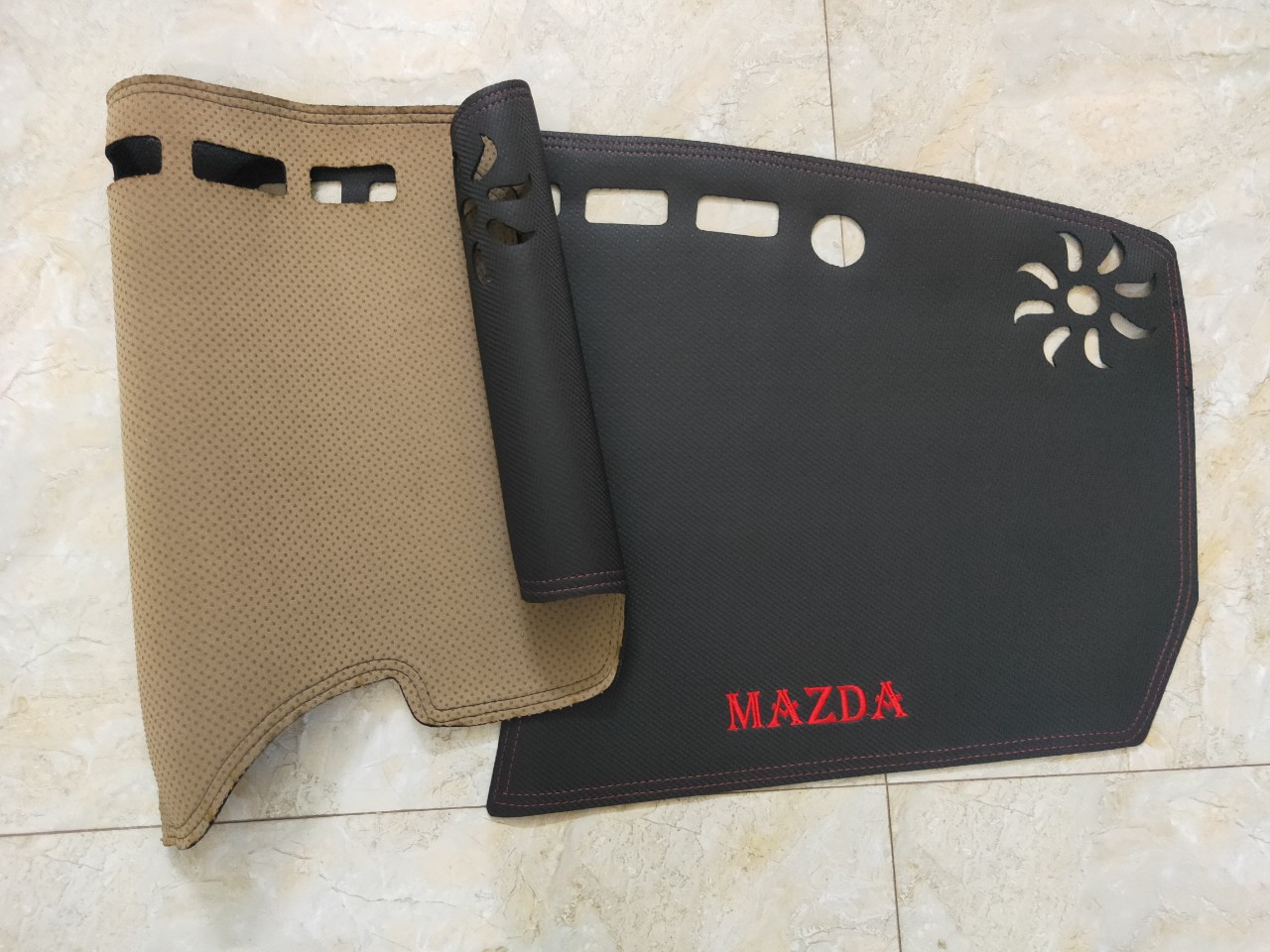 Thảm Taplo Xe Mazda 2 đời 2015-2023 loại da dày cao cấp 3 lớp chống trượt Da Carbon đen