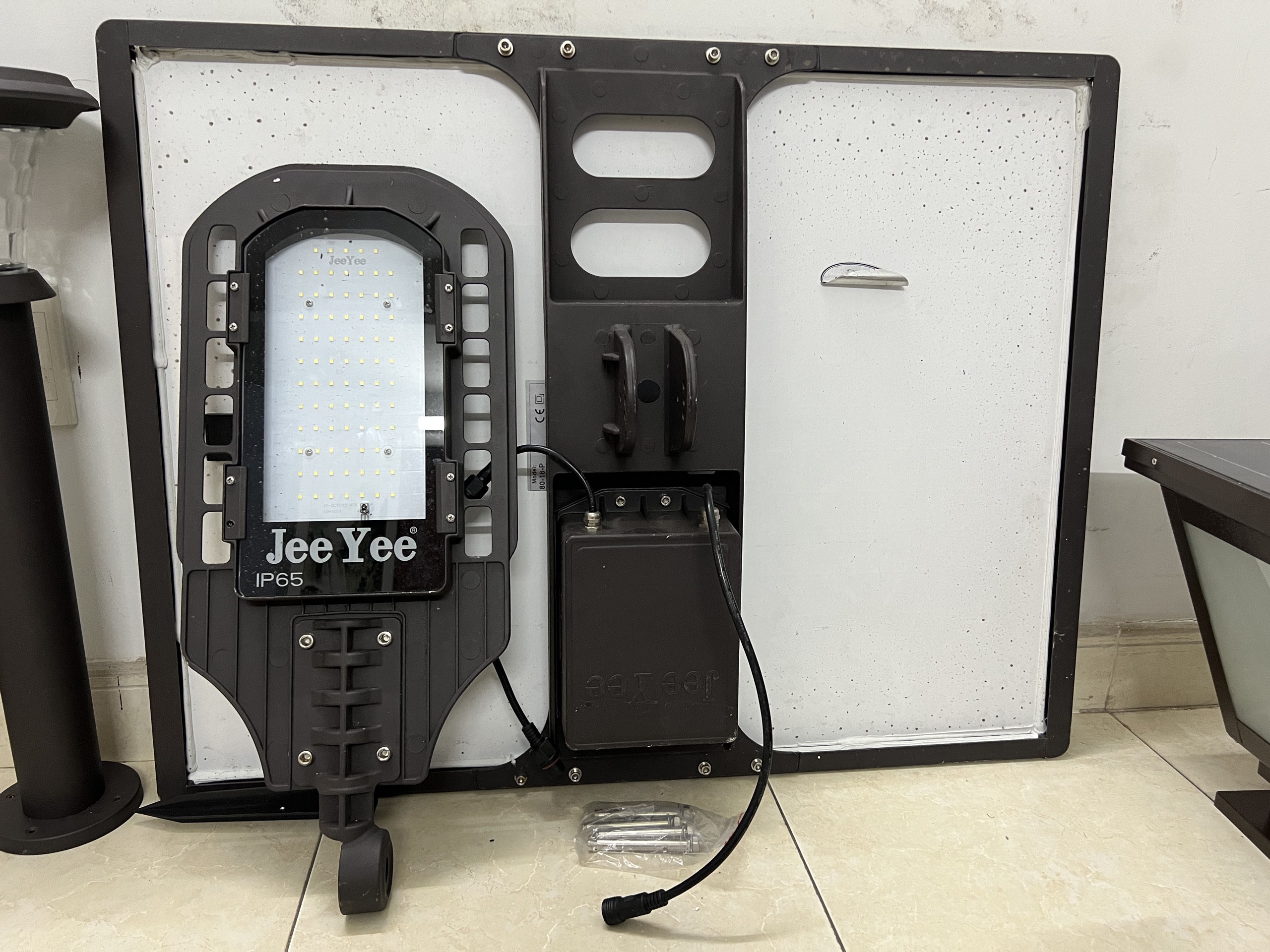 Đèn đường LED 30W cao cấp, năng lượng mặt trời, tự động điều khiển sáng tối. HÀNG MỚI, THANH LÝ