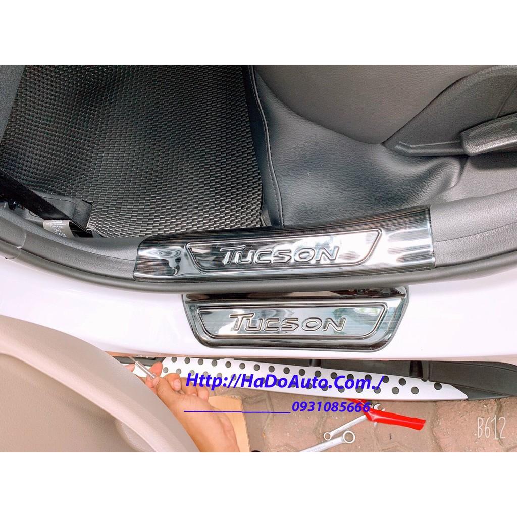 Ốp Bậc Trong Ngoài Dành Cho Huyndai Tucson 2019/2020 Mẫu Vân Titan