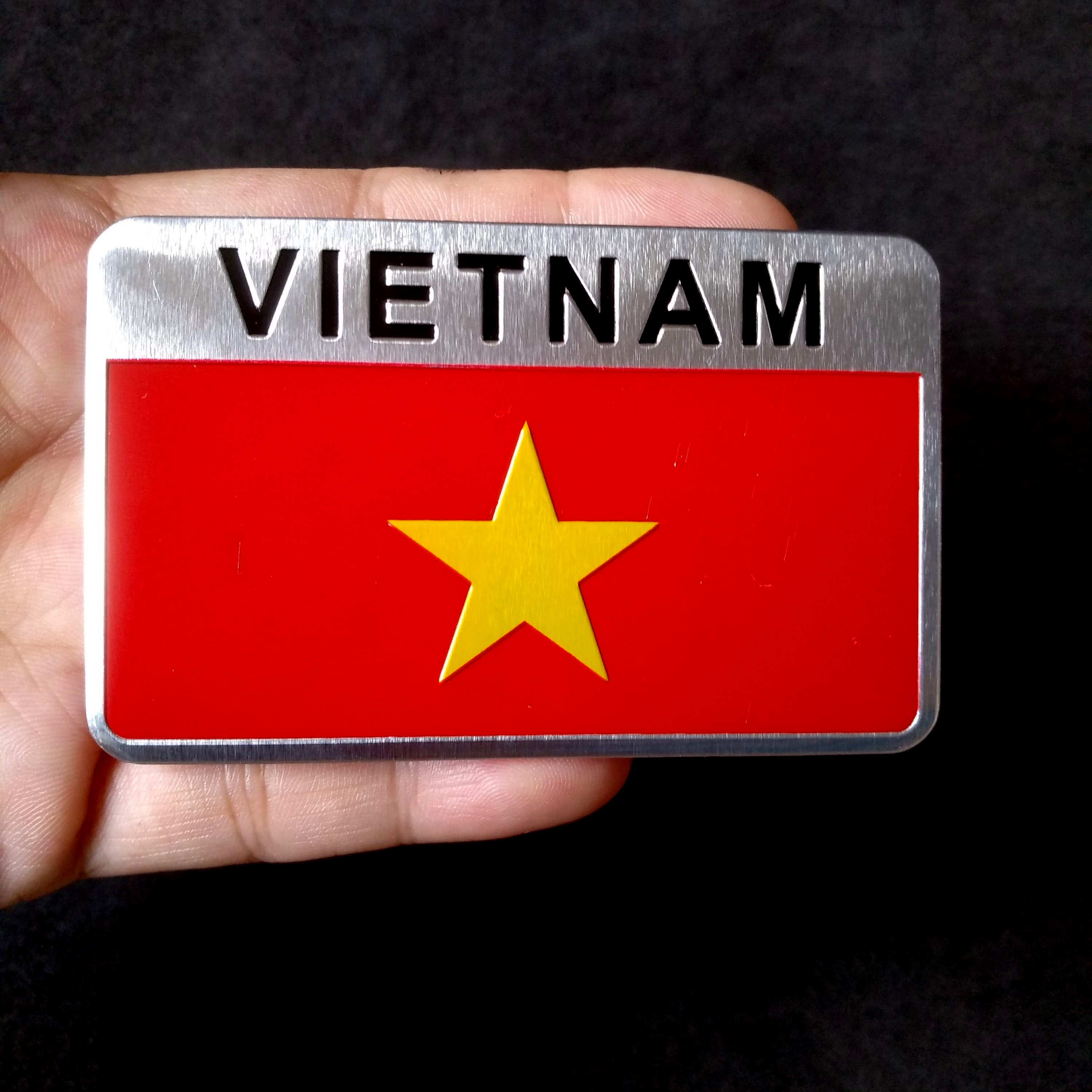 Miếng dán kim loại CỜ VIỆT NAM ( 8cm x 5cm )