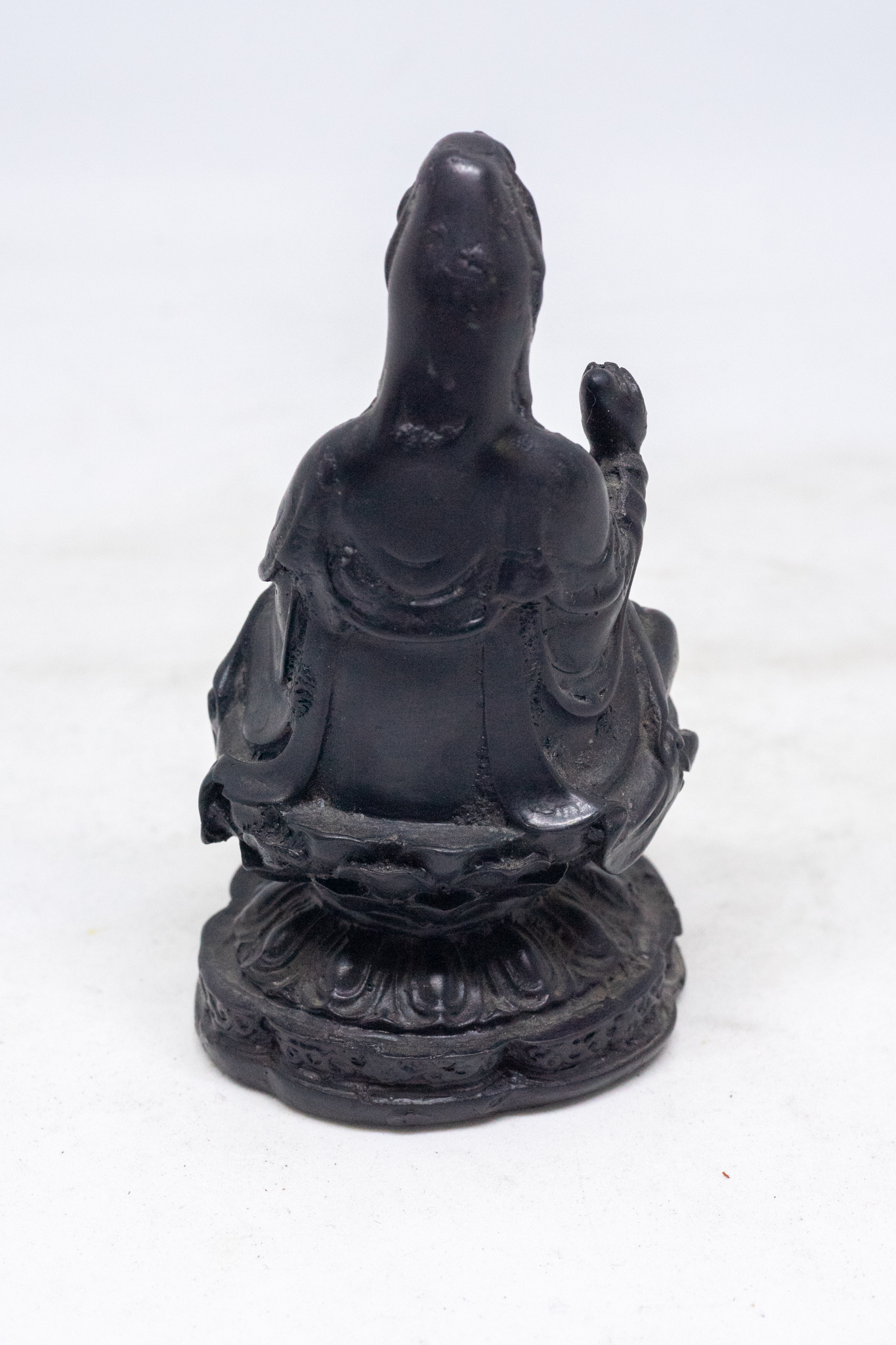 Tượng Phật Bà Quan Âm ngồi tòa sen bằng đá với nhiều lựa chọn màu sắc
