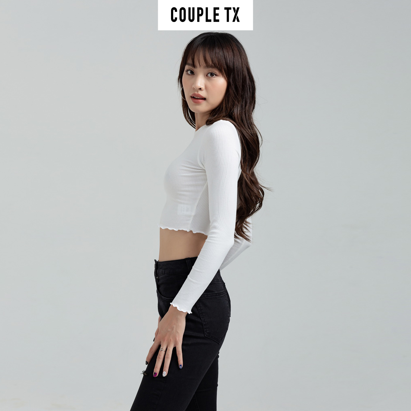 Hình ảnh COUPLE TX - Áo thun Nữ Cotton Kiểu Tay Dài Croptop Cuốn Biên Lai WTS 2170