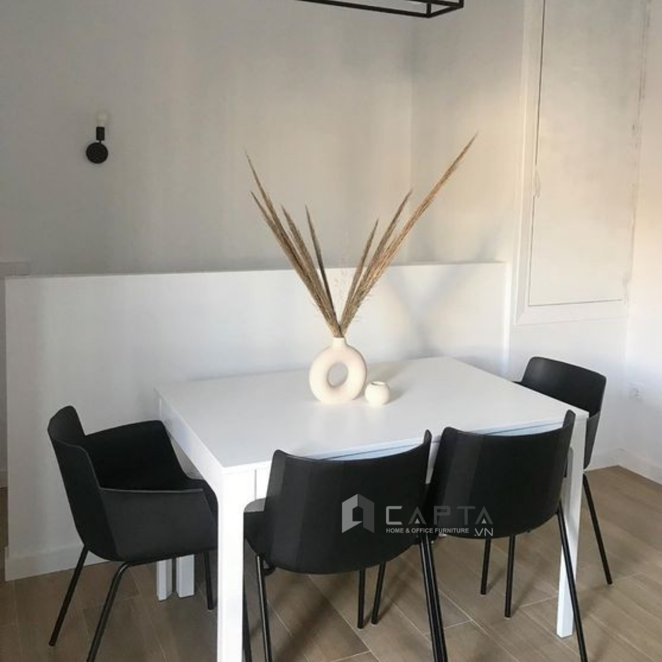 Ghế cafe thân nhựa chân sắt có tay tựa cao cấp Ghế ăn nhựa căn hộ trẻ Ghế ngồi làm việc tại nhà hiện đại CC1551-S TpHCM