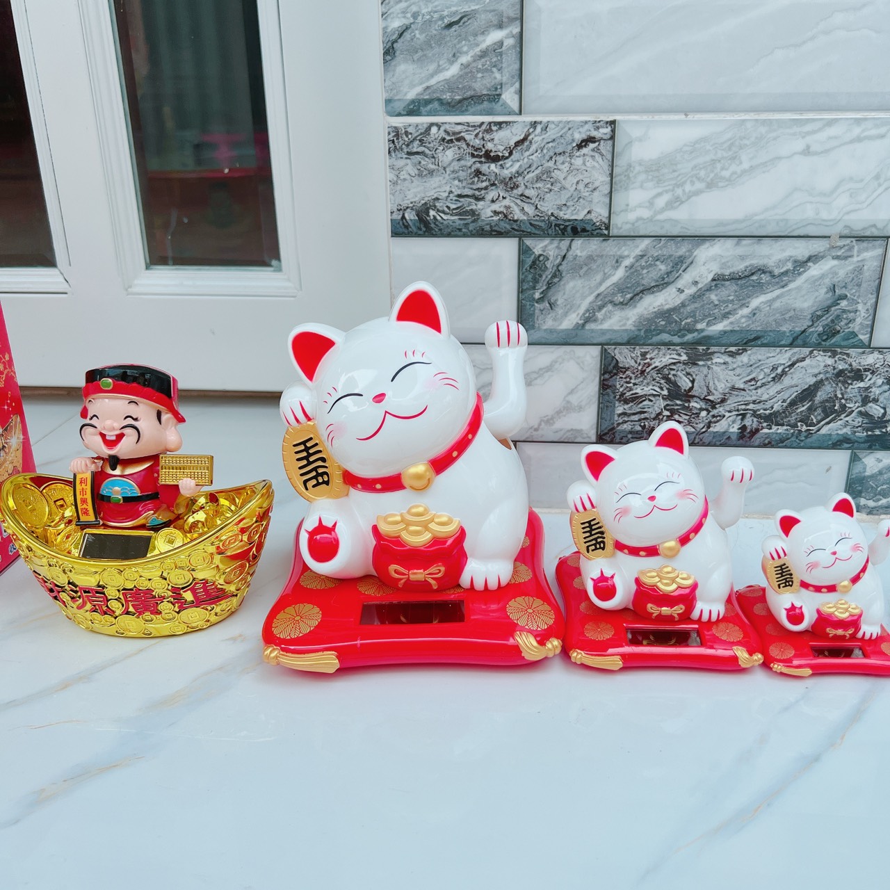 Mèo Thần Tài Vẫy Tay Dùng Năng Lượng Mặt Trời - Mang Lại May Mắn Tài Lộc Cho Gia Chủ , cao 16.5 cm