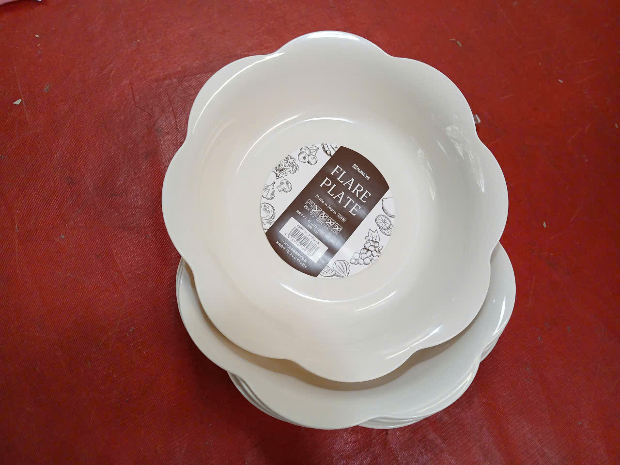 Đĩa nhựa hình cánh hoa Nakaya Flare Plate 1.7L - Hàng Nội Địa Nhật Bản
