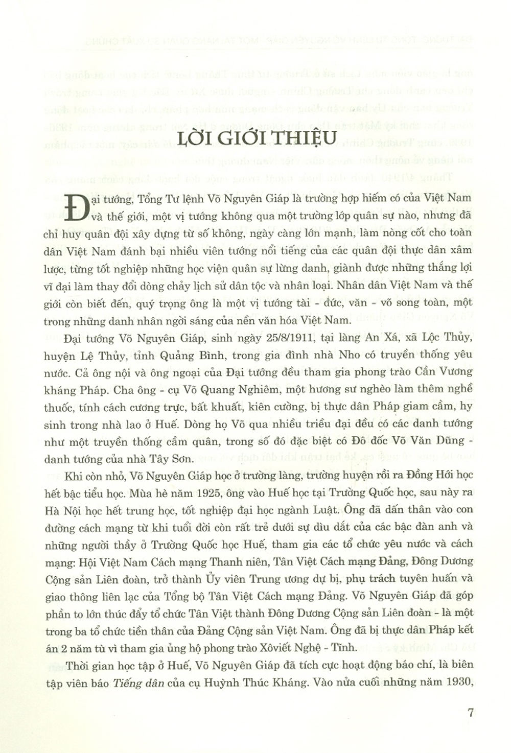 Đại Tướng Tổng Tư Lệnh Võ Nguyên Giáp - Một Tài Năng Quân Sự Xuất Chúng, Nhà Lãnh Đạo Có Uy Tín Lớn Của Cách Mạng Việt Nam (Bìa Cứng)