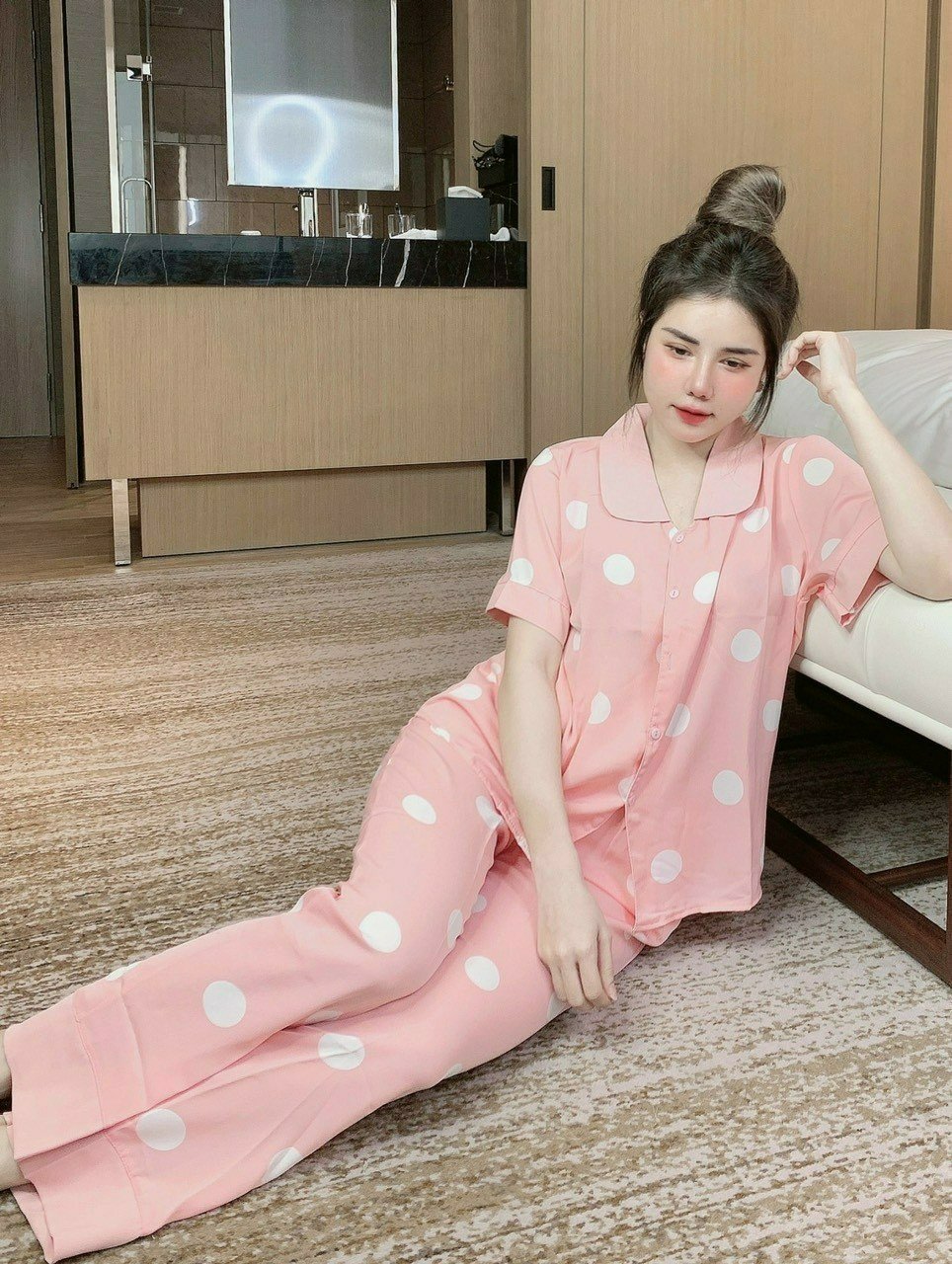 Bộ Pijama Nữ Mặc Ở Nhà chất lụa mịn mát, ít nhăn. Mặc ở nhà hoặc đi dạo đều xinh. Free size 60kg