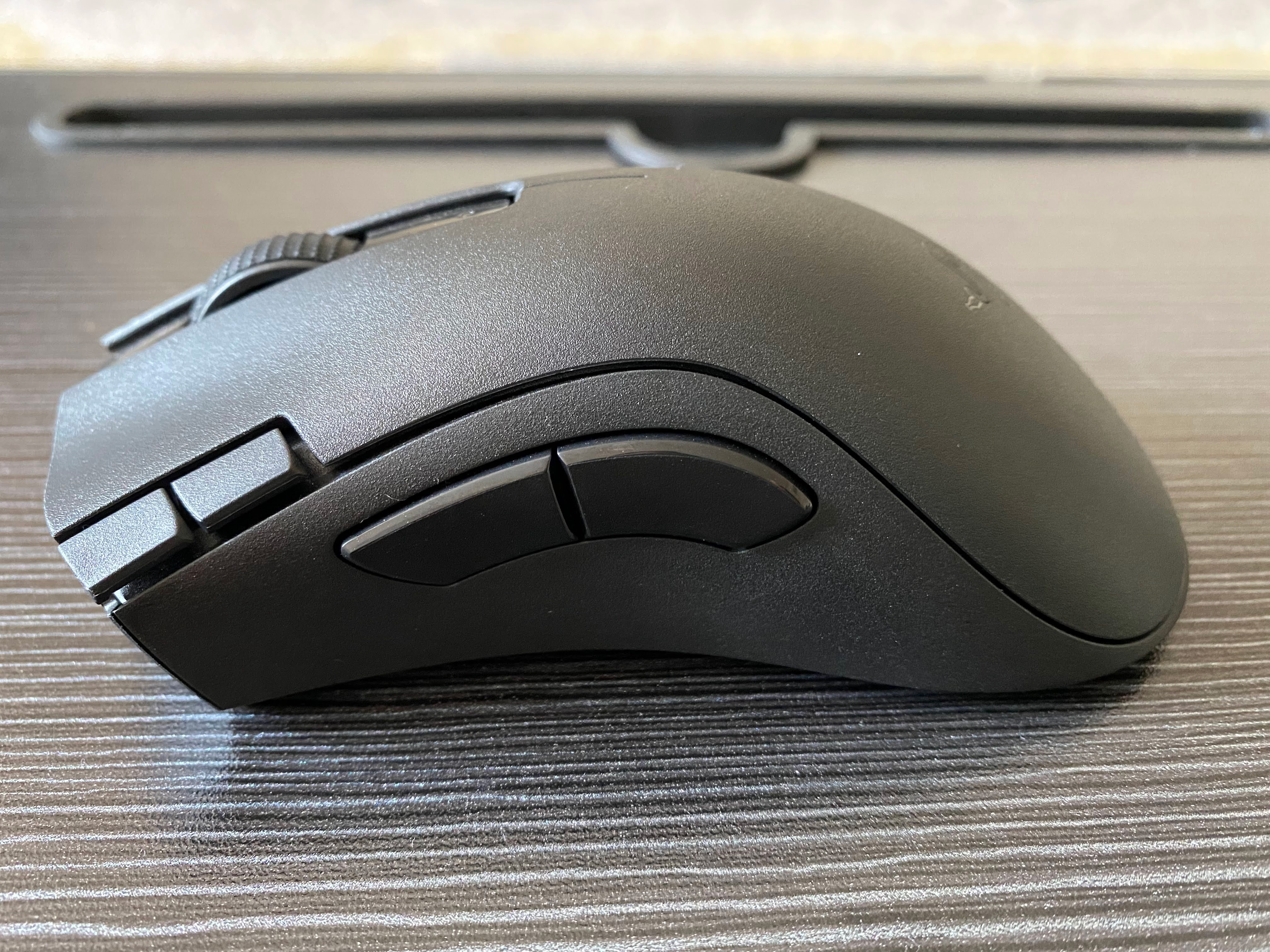 Chuột Razer DeathAdder V2 X HyperSpeed-Wireless Ergonomic_Mới, hàng chính hãng