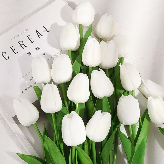 Hoa tulip giả lá thẳng PU cao cấp giống thật đến 99% trang trí nội thất