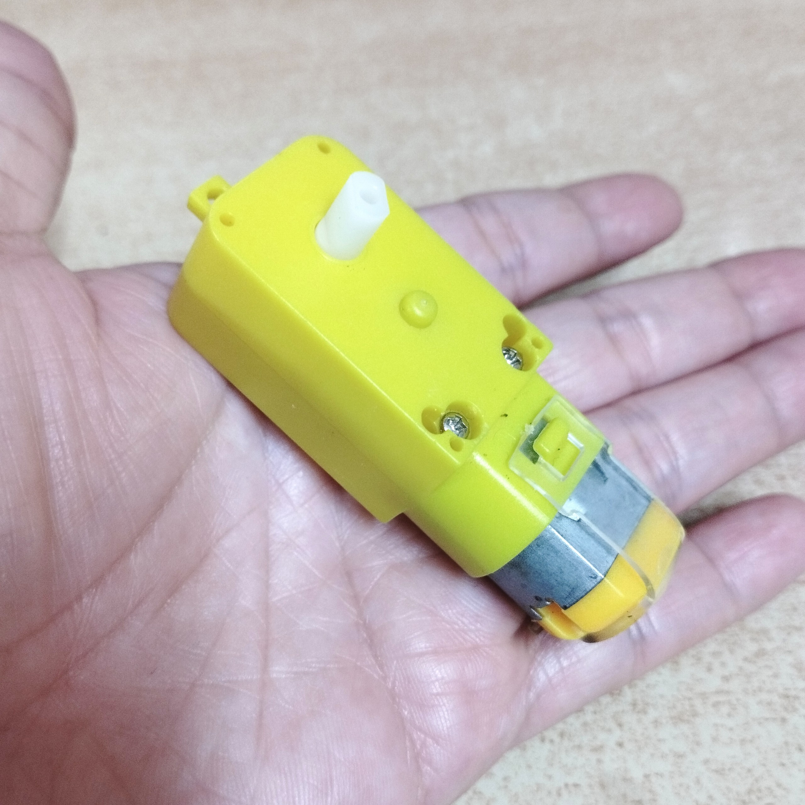 Động cơ giảm tốc 1 bên đơn giản để chế tạo