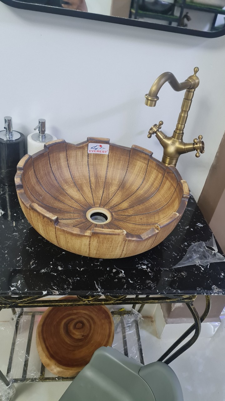Lavabo đặt bàn - chậu sứ Mỹ thuật