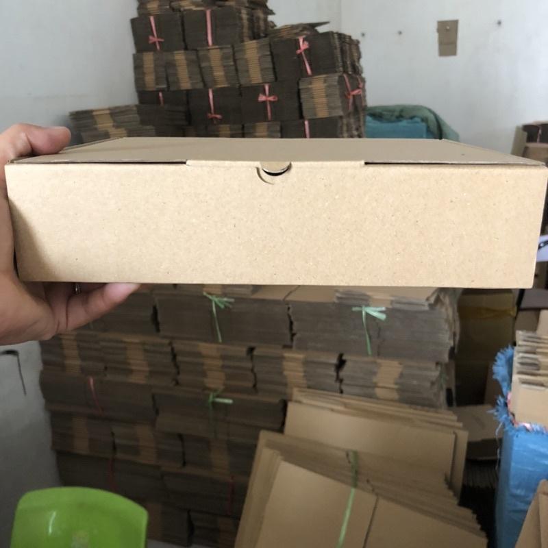 25x20x6 hộp carton nắp gài