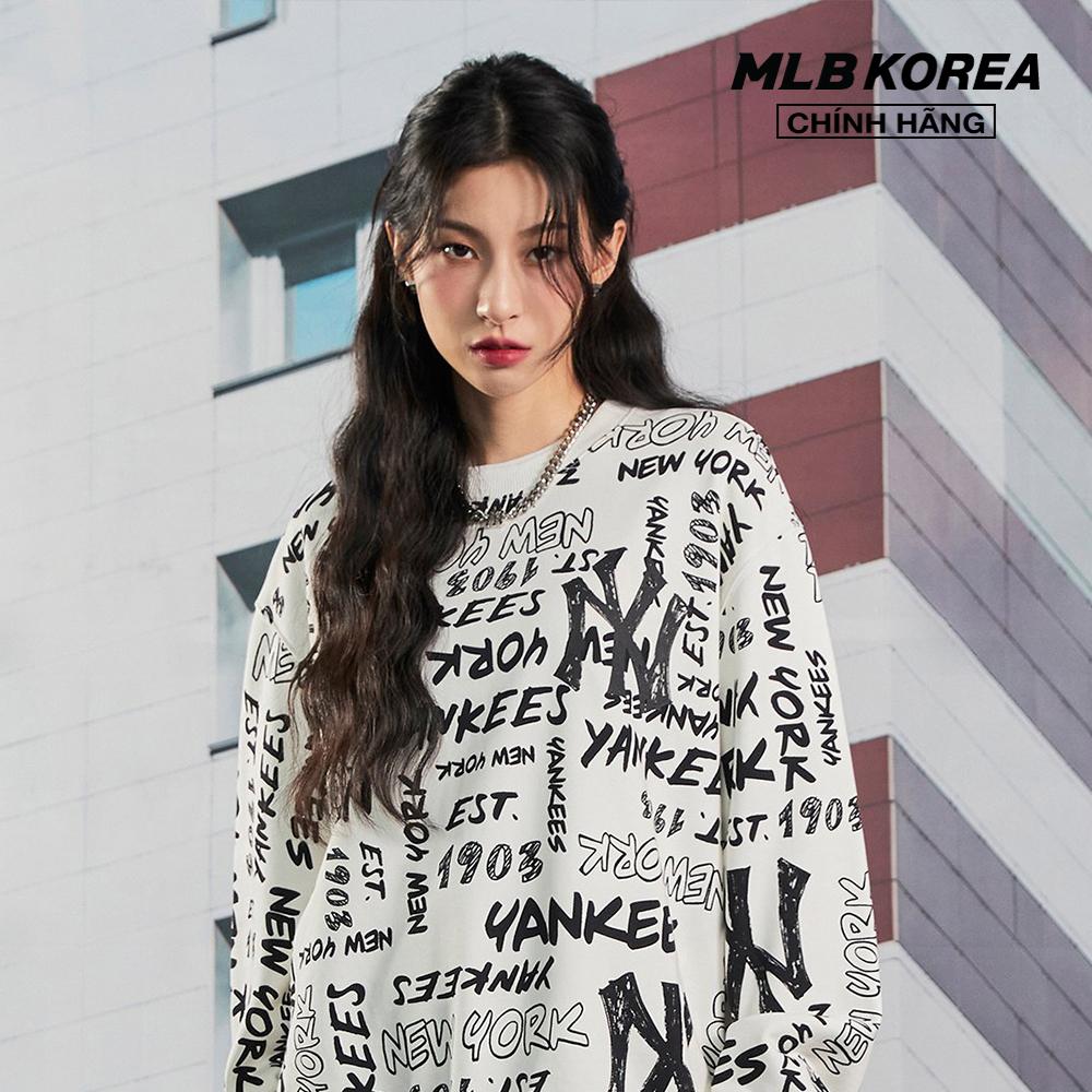 MLB - Áo sweatshirt tay dài cổ tròn Grafitti Allover Mega Overfit 3AMTZ0124