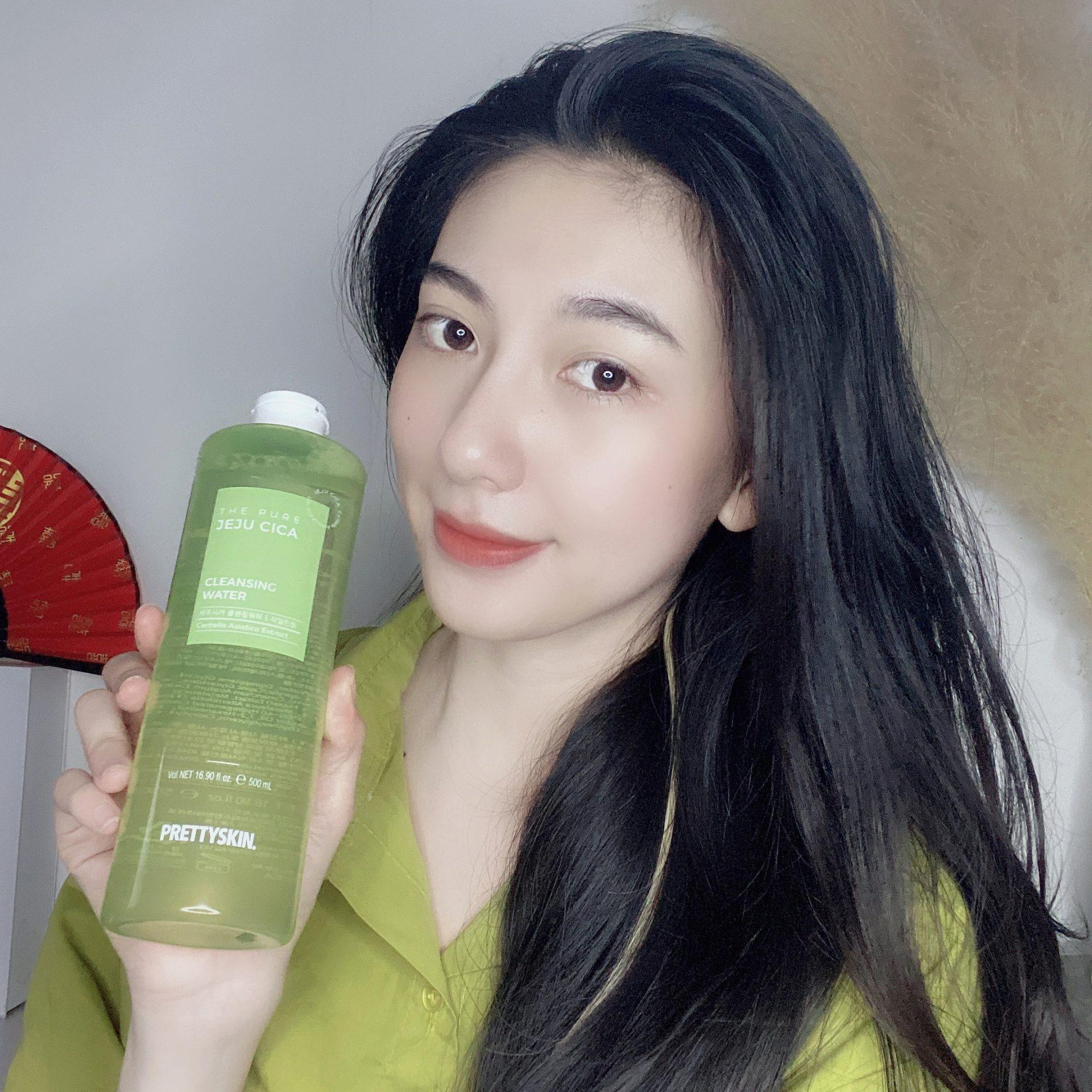 Nước Tẩy trang Rau Má Cho Da Dầu Mụn Pretty Skin The Pure Jeju Cica Cleansing Water 500ml