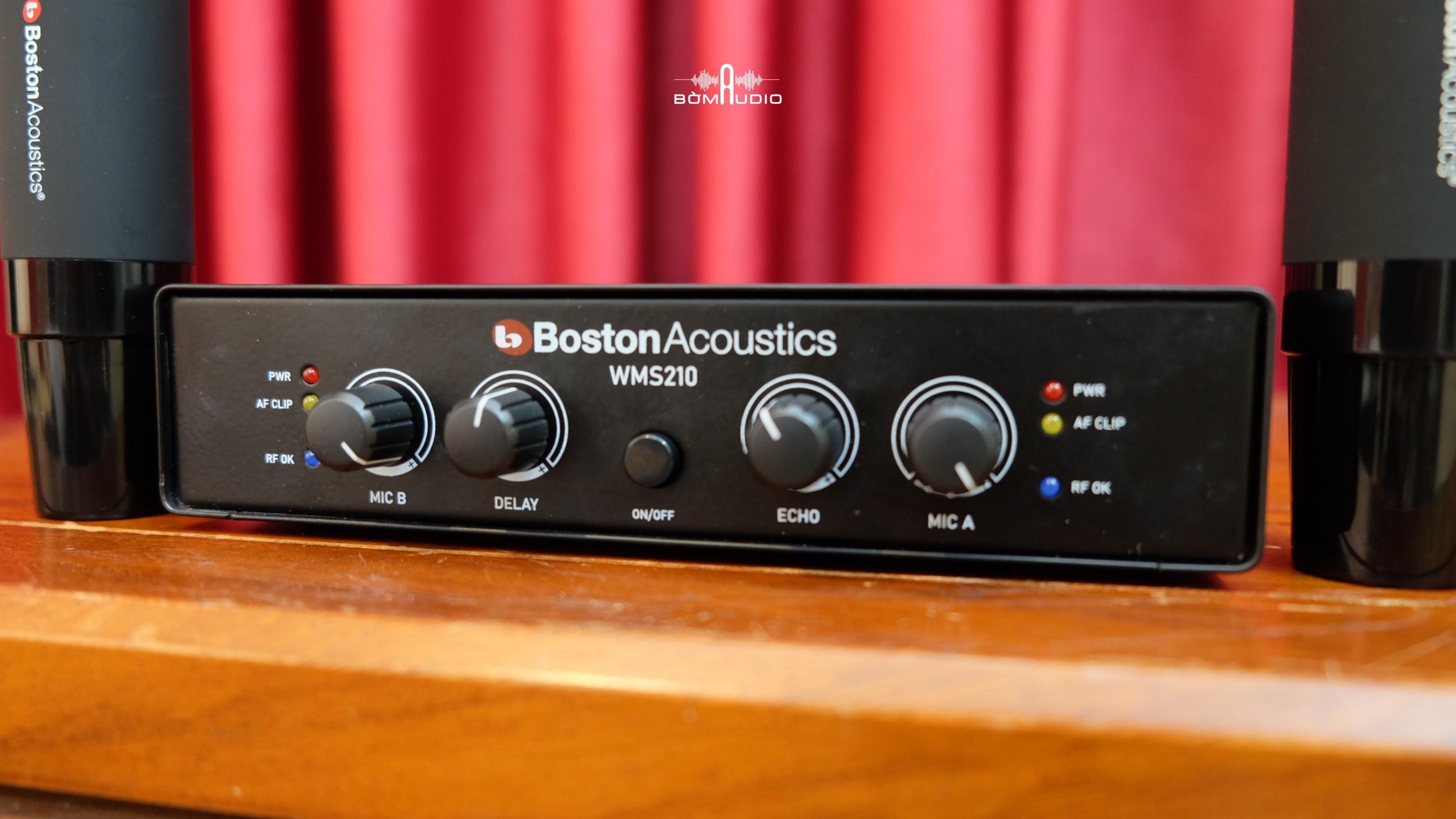 BOSTON ACOUSTICS WMS210 | Micro Không Dây 2 Kênh A/B Độc Lập - Tần Số UHF 768.5 ~ 793.5MHz -  Mạch Effect chỉnh cơ trực tiếp Hiệu ứng Echo và Delay tiện lợi - Bắt Sóng Nhạy - Hút Giọng Tốt - Cầm Chắc Tay - Thiết Kế Sang Trọng | Hàng Chính Hãng _ Mới 100%