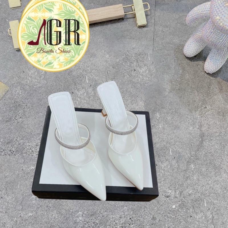 Guốc mũi nhọn da bóng phối quai dây đá