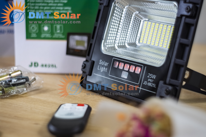 Đèn pha năng lượng mặt trời 25W JD-8525L - Chính hãng