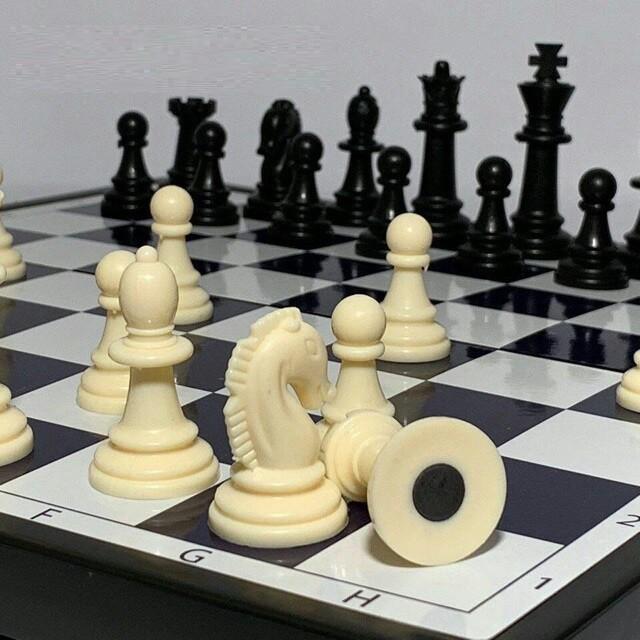 Cờ Vua Tiêu Chuẩn Quốc Tế SIZE LỚN - CÓ NAM CHÂM Bàn cờ là hộp đựng,Có nam châm, Vừa chơi vừa luyện trí tuệ.