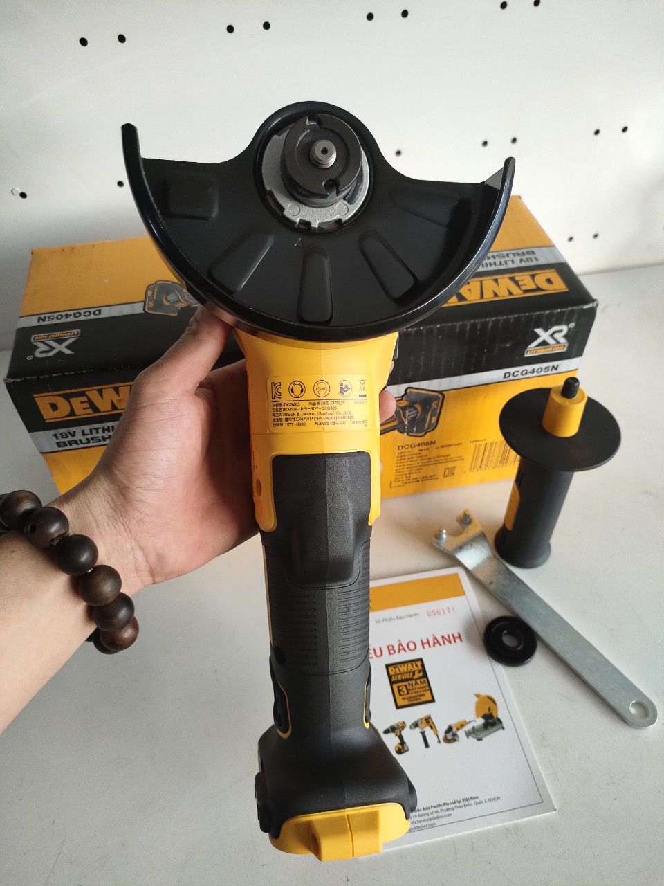 CHÍNH HÃNG - Máy mài cầm tay dùng pin 18V / 20Vmax DEWALT DCG405