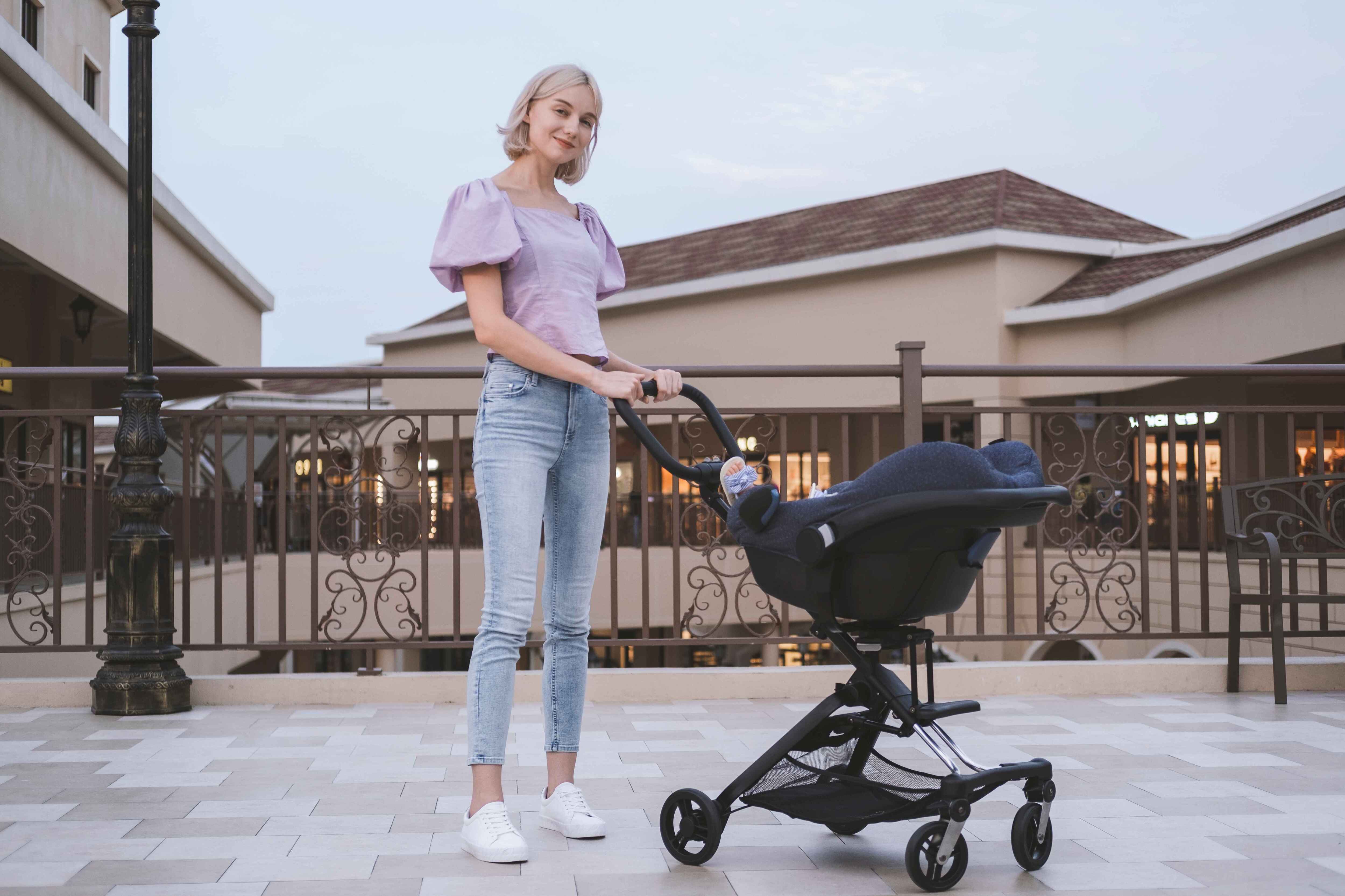 Unilove Bộ chuyển đổi ghế ngồi xe hơi xe đẩy On The Go