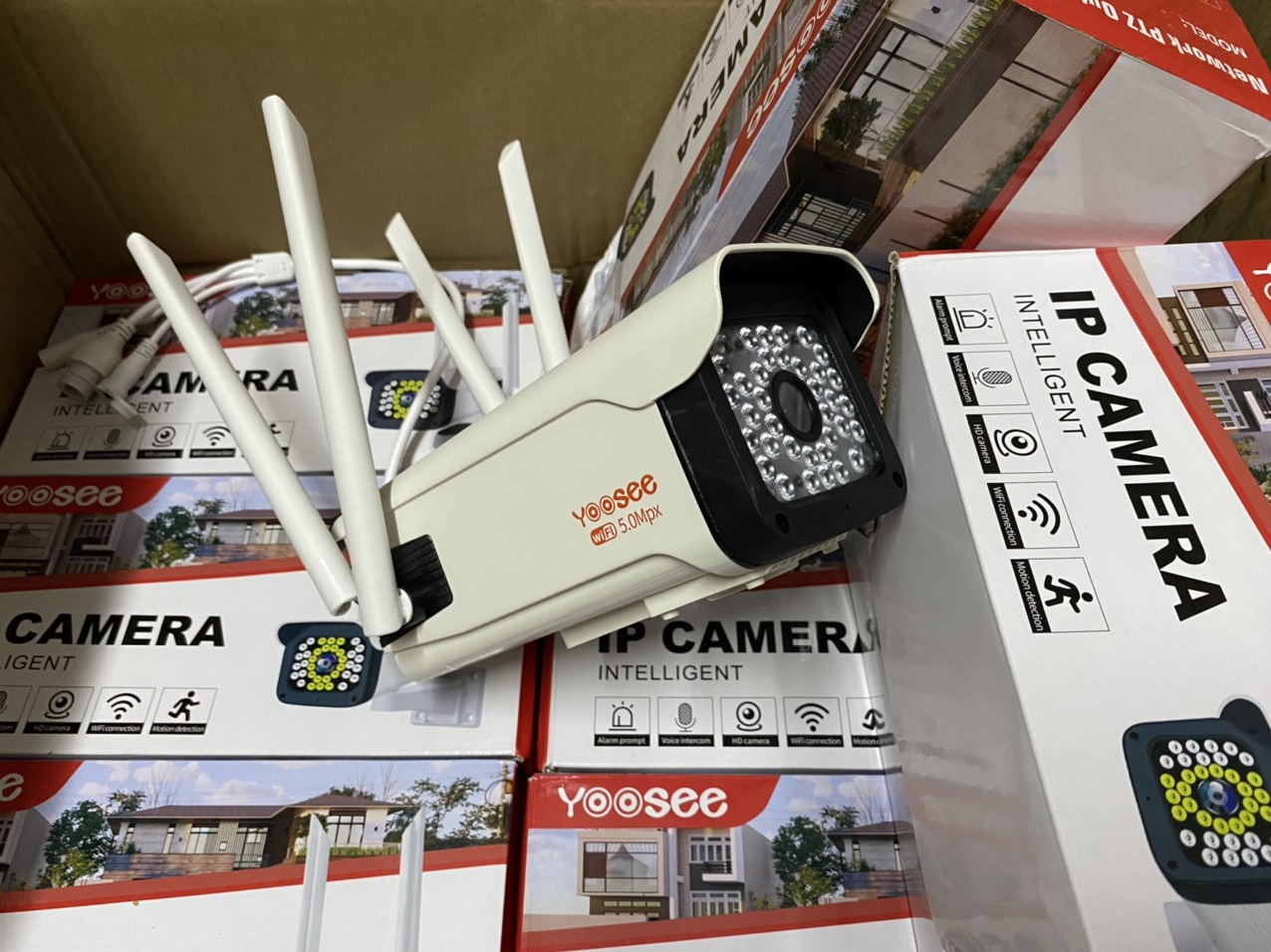 Camera Wifi Yoosee 5.0 Mpx Full HD, Ngoài Trời Cố Định 4 Râu 9 LED Xem Đêm Có Màu-Đàm Thoại 2 Chiều-Cảm Biến Báo Động Chống Trộm-Hàng Nhập Khẩu