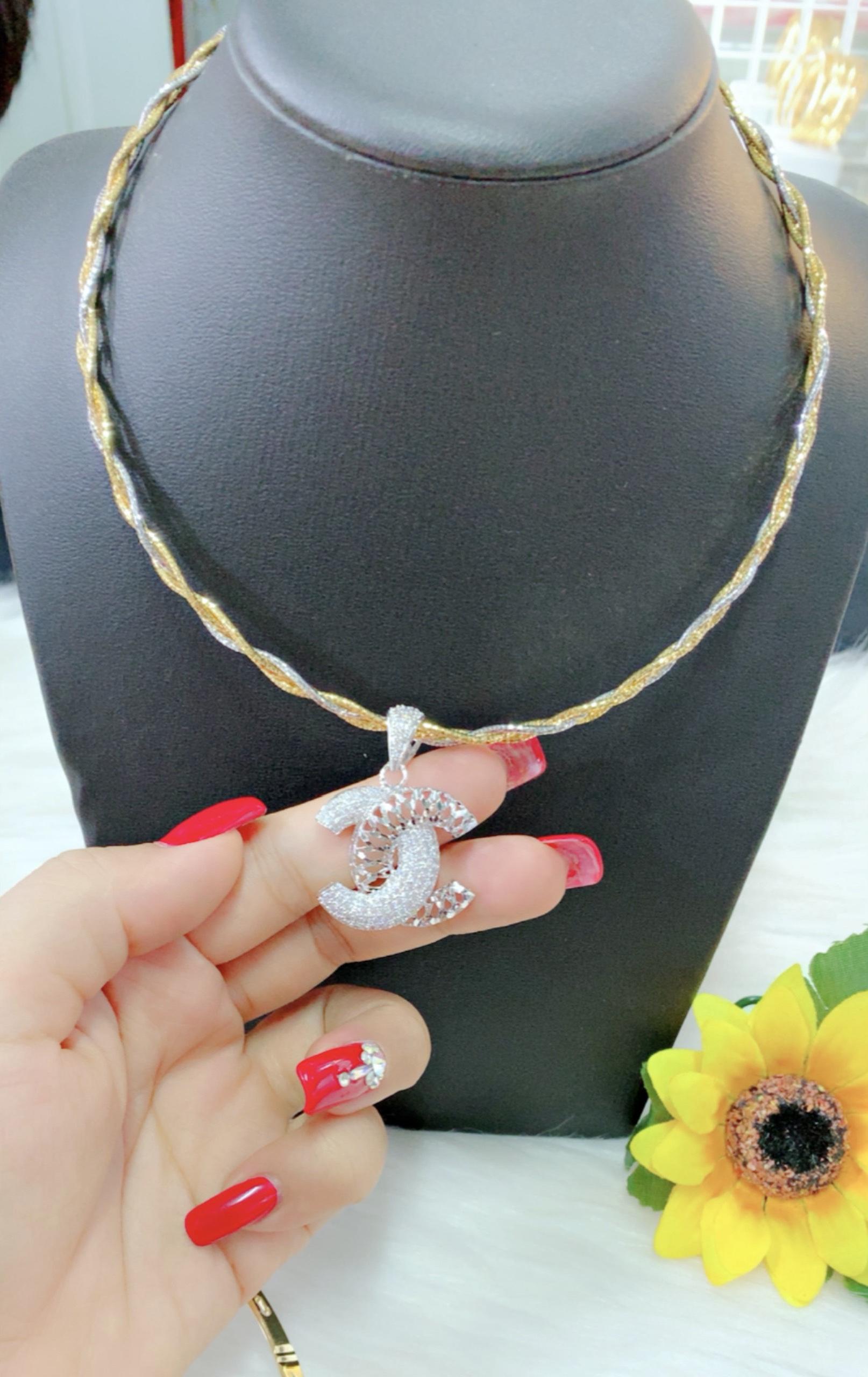 Kiềng cổ mặt xoàn mạ vàng 18k EKPM83
