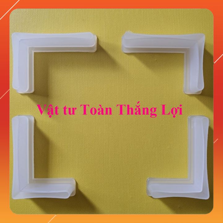 Chân nhựa kệ Sắt V lỗ đa năng