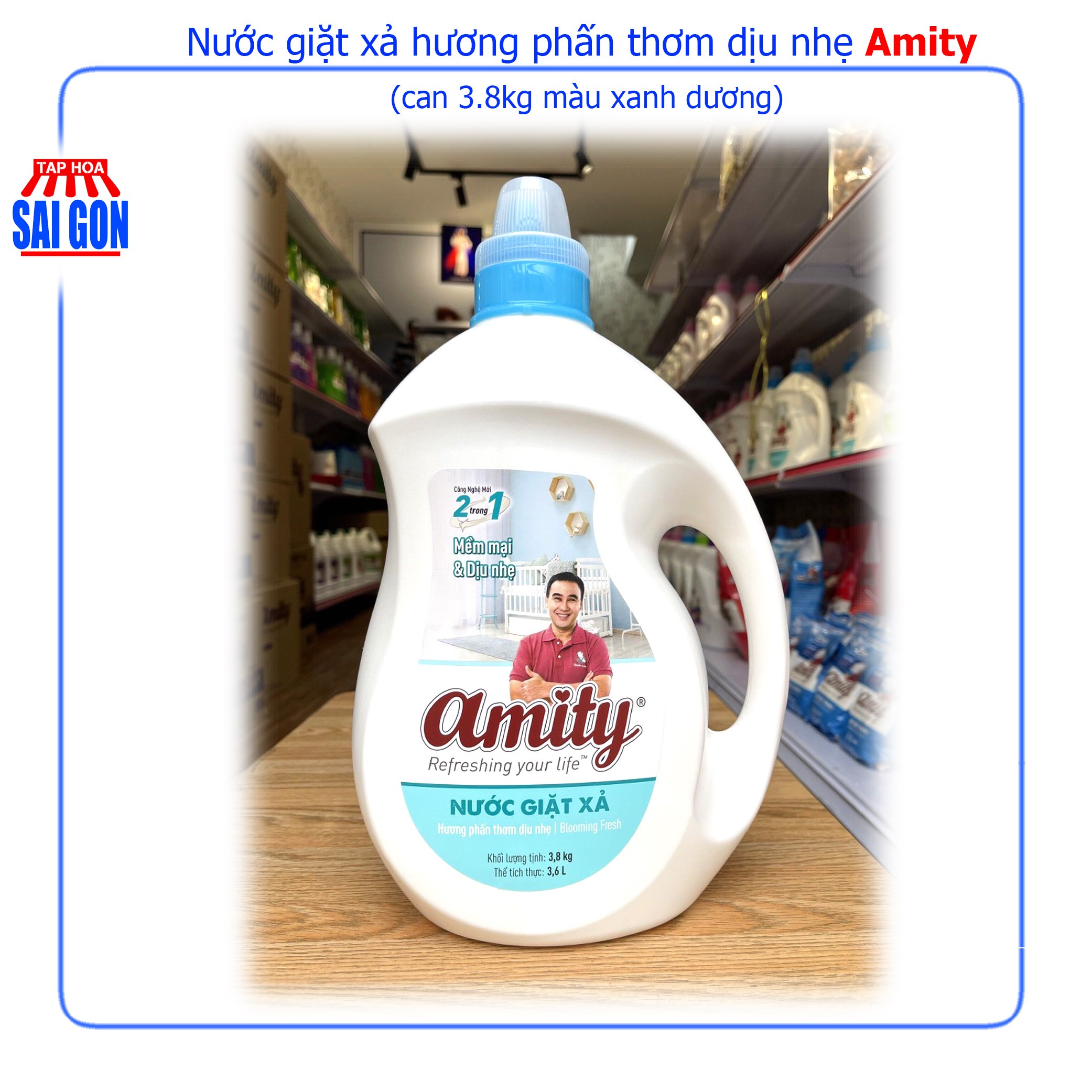 Nước Giặt Xả Amity màu xanh dương hương phấm thơm dịu nhẹ can 3.8kg giúp giữ mùi thơm nhẹ nhàng suốt cả ngày