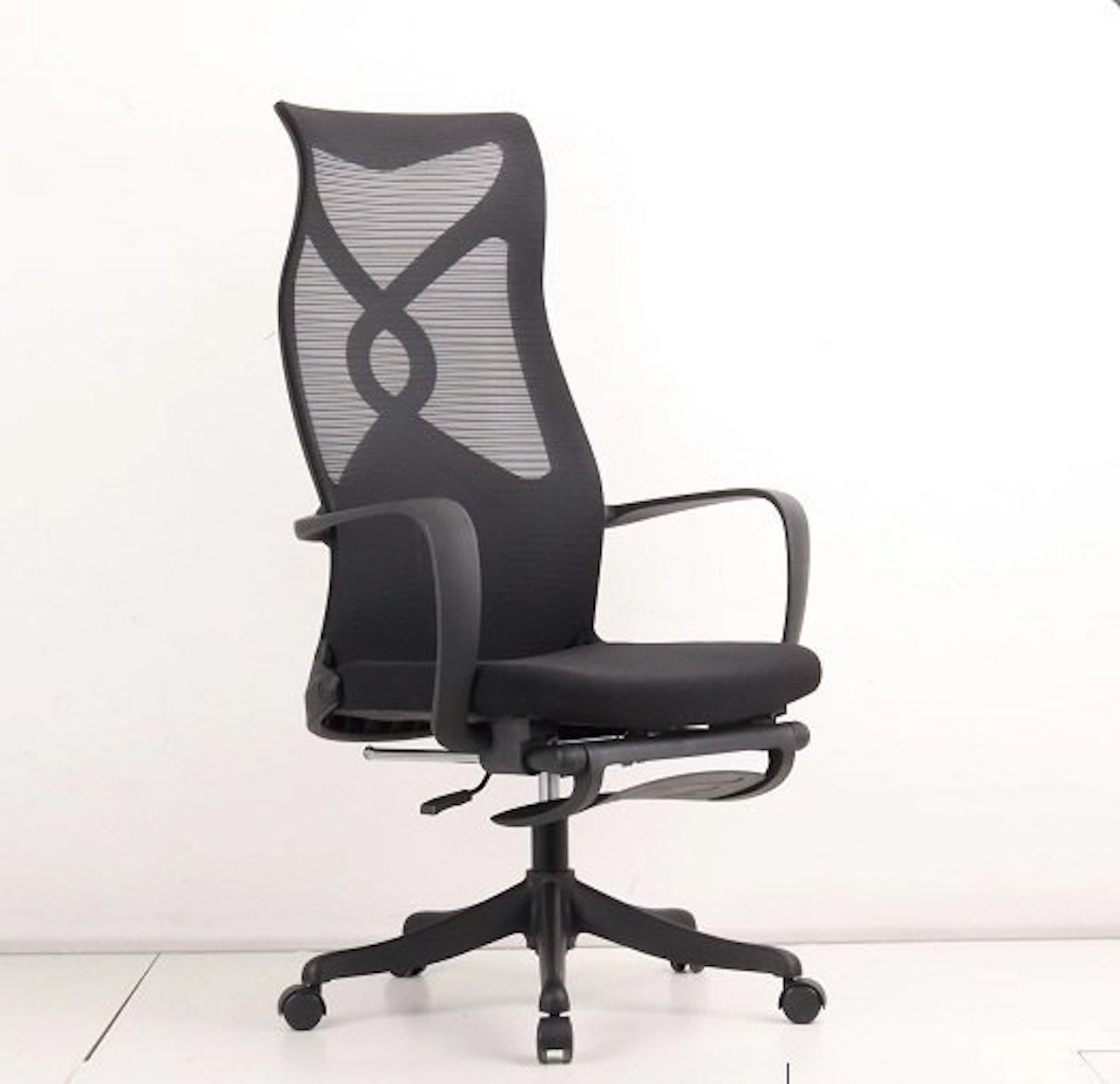 Ghế làm việc Công thái học - Ergonomics chair có chân gác nằm kiểu dáng độc đáo AMA-528-MĐ