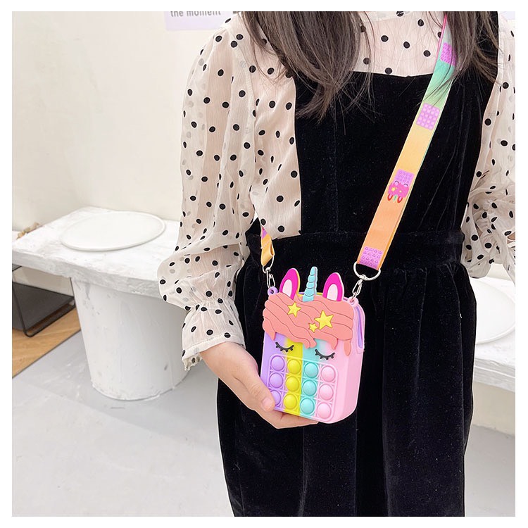 Túi silicon, túi xách đeo chéo nhỏ xinh, thời trang 2023 - trò chơi con mực, pop - it, đựng lì xì, đựng tỏi cho bé yêu