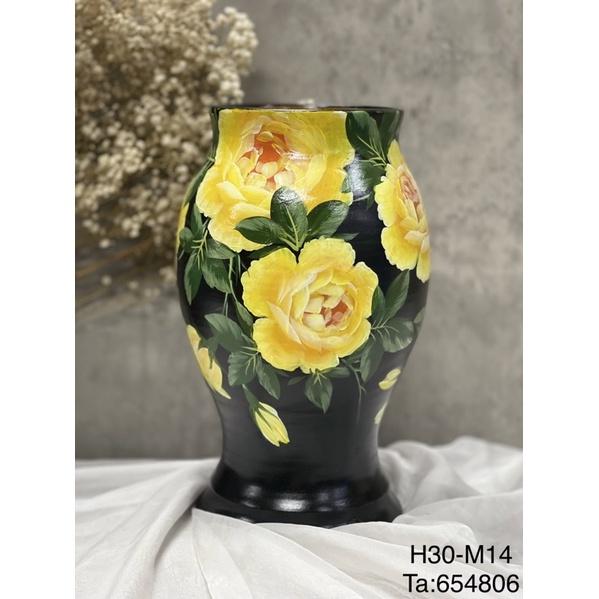 Bình cắm hoa mẫu vuốt tay và vẽ thủ công. Gốm sứ Bát Tràng.