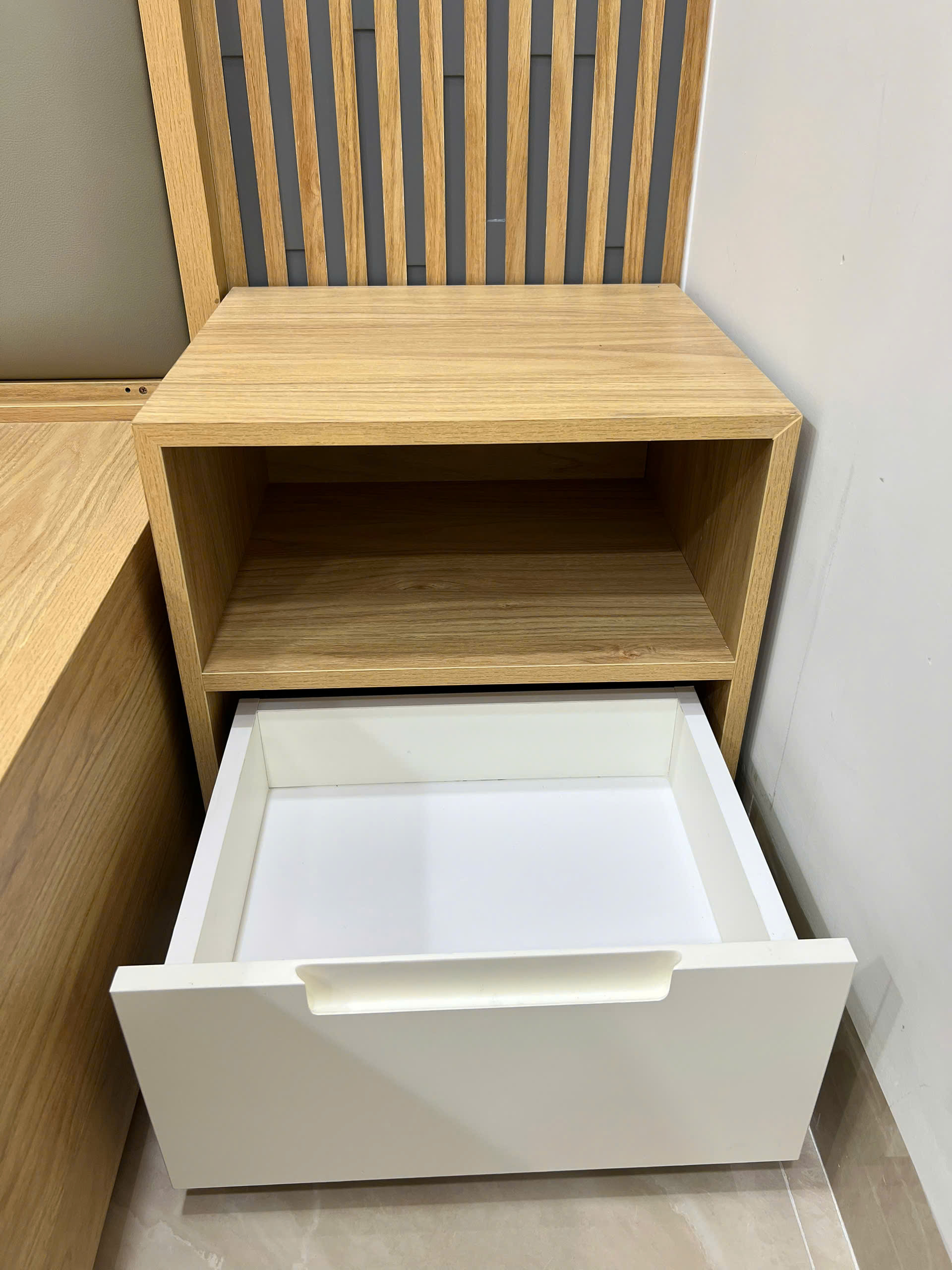 Tab Đầu Giường TDG-001 Gỗ MDF Lõi Xanh Chống Ẩm