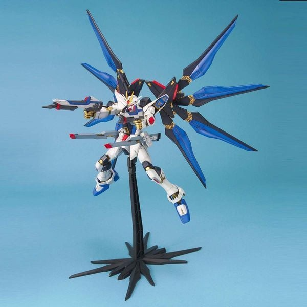 Mô Hình Lắp Ráp STRIKE FREEDOM GUNDAM (MG - 1/100) - GUNPLA CHÍNH HÃNG BANDAI