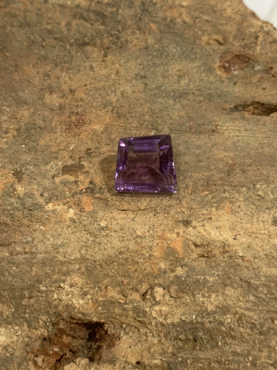 Viên đá thạch anh tím (Amethyst) thiên nhiên_HA-G000477