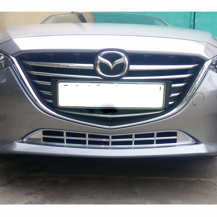 Ốp trang trí mặt Ca Lăng, Calang dưới cho xe Mazda 3 2015-2019